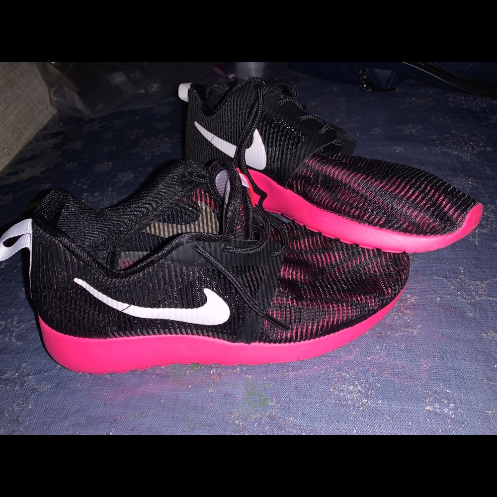 Women’s Nike shoes